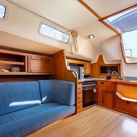 Hotel Sail Boat To Sleep Sant Adria de Besos Exterior foto