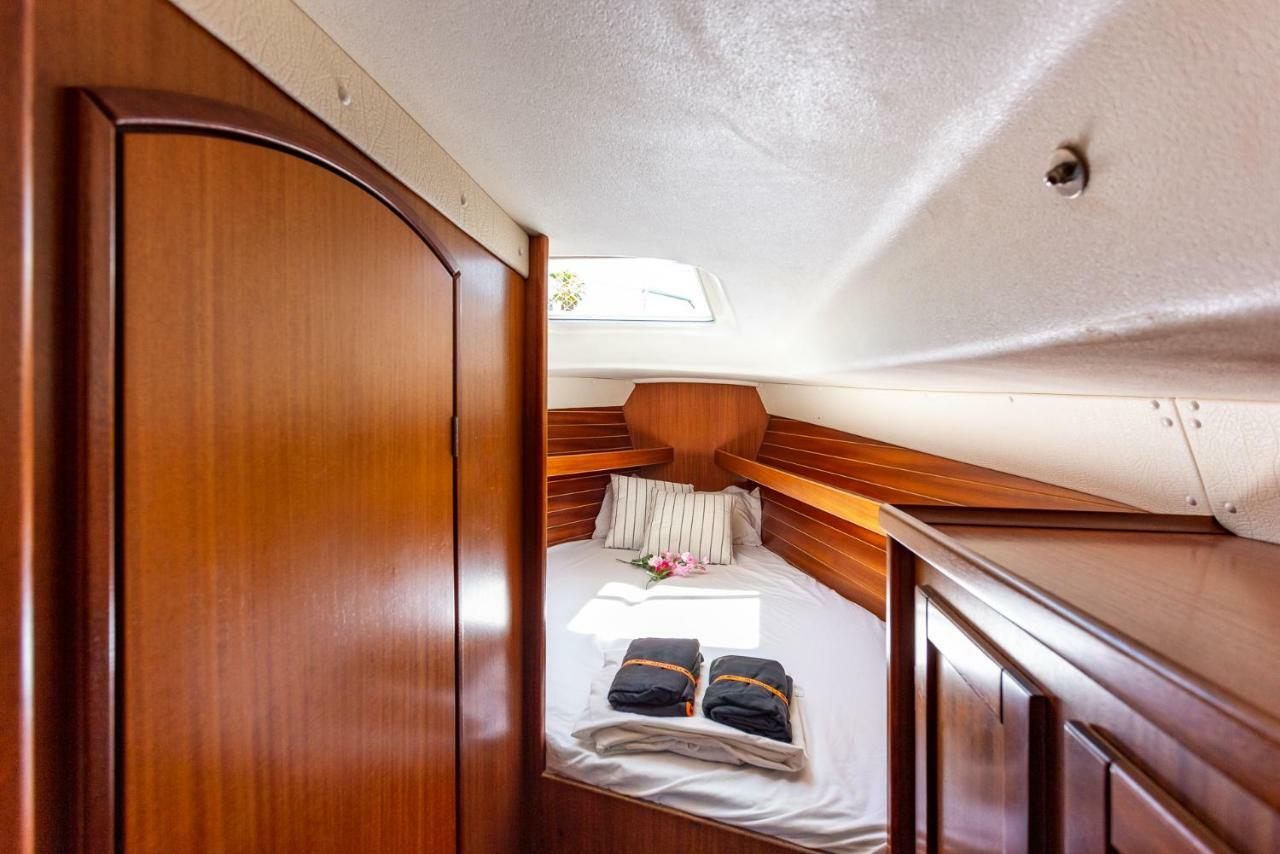 Hotel Sail Boat To Sleep Sant Adria de Besos Exterior foto