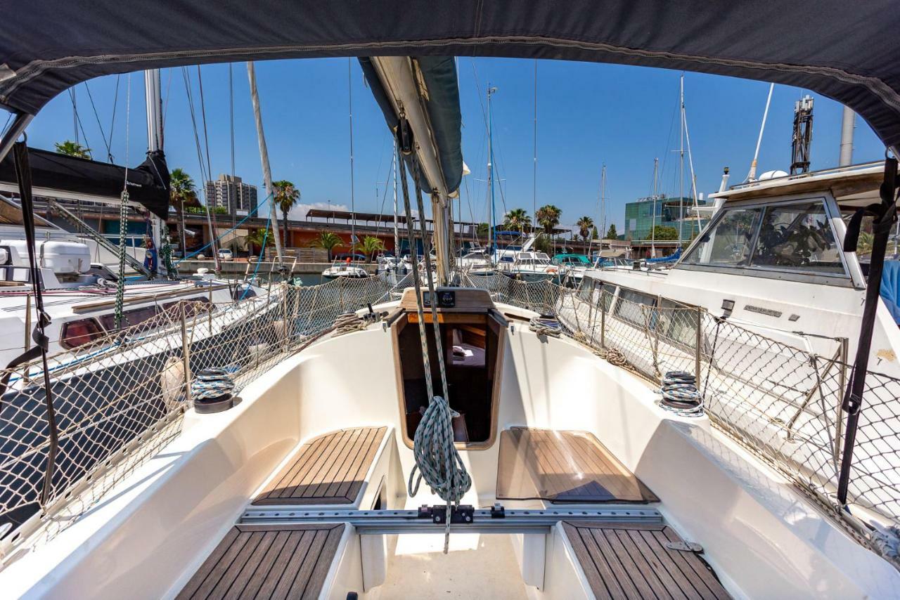 Hotel Sail Boat To Sleep Sant Adria de Besos Exterior foto