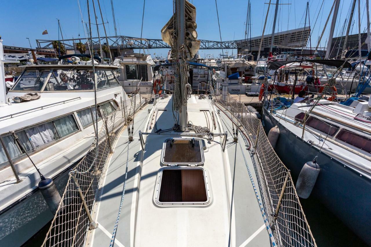 Hotel Sail Boat To Sleep Sant Adria de Besos Exterior foto
